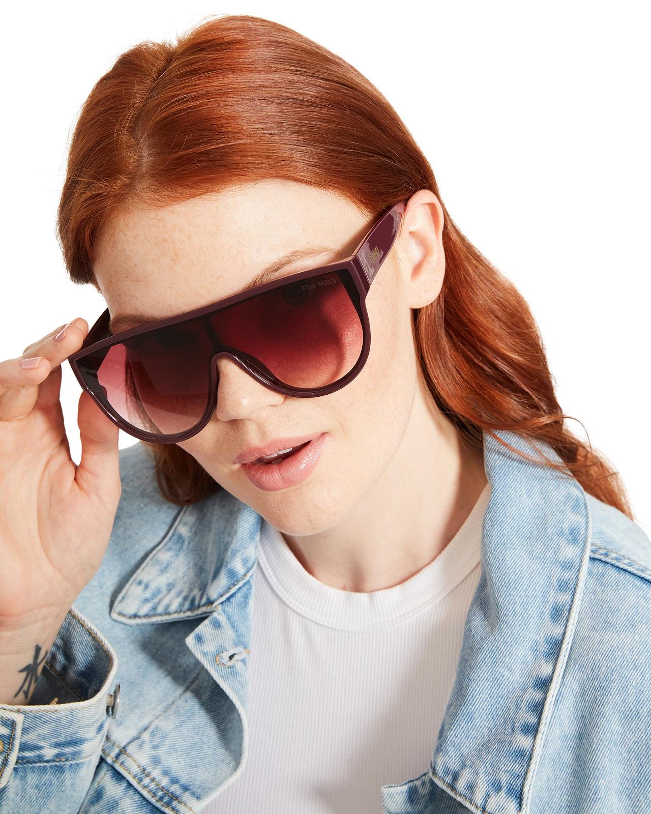 Steve Madden NIGEL SUNGLASSES Női Napszemüveg Bordó | 407SDTUQX