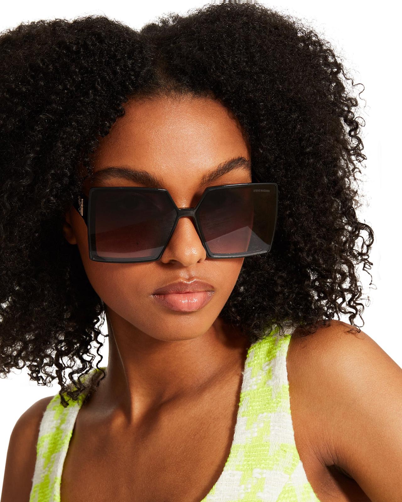 Steve Madden DEJA SUNGLASSES Női Napszemüveg Fekete | 248CYBWAT